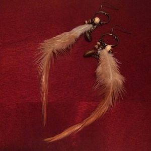 Fashion feather earrings